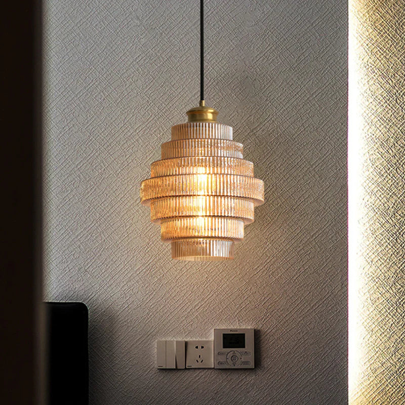 Flaskformad Hängande Lampa i Mässing och Glas – Vintage Taklampa för Elegant Belysning 2