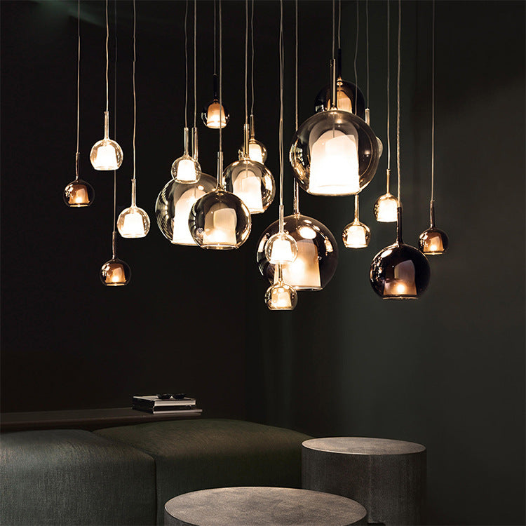 Skandinavisk Pendellampa i Aluminium och Glas – Minimalistisk Design för Hemmet 2