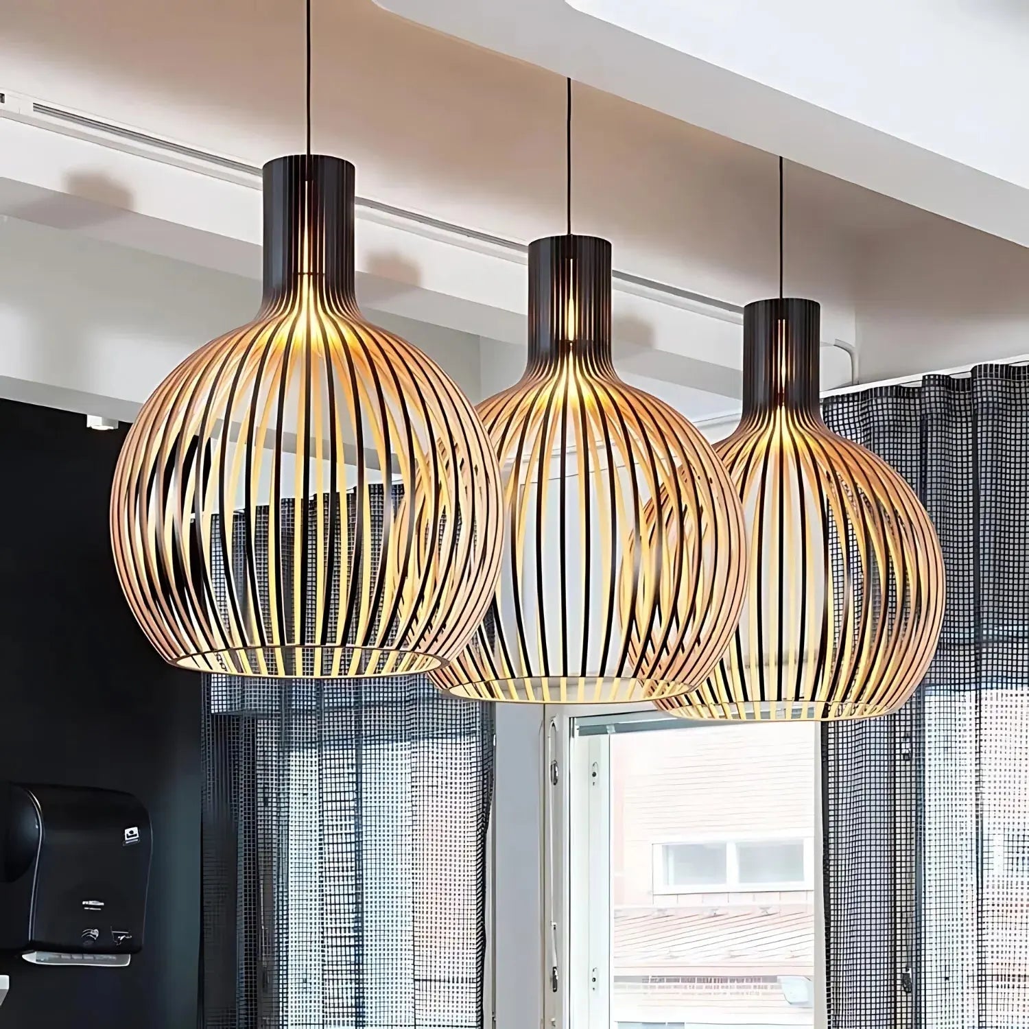 Elegant Hänglampa i Trä med Justerbar Höjd – Skandinavisk Design för Vardagsrum och Sovrum 5