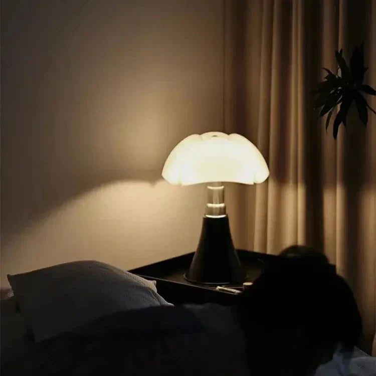 Elegant LED-lampa med Klassisk Design – Energieffektiv Varm Belysning för Vardagsrum och Sovrum 4