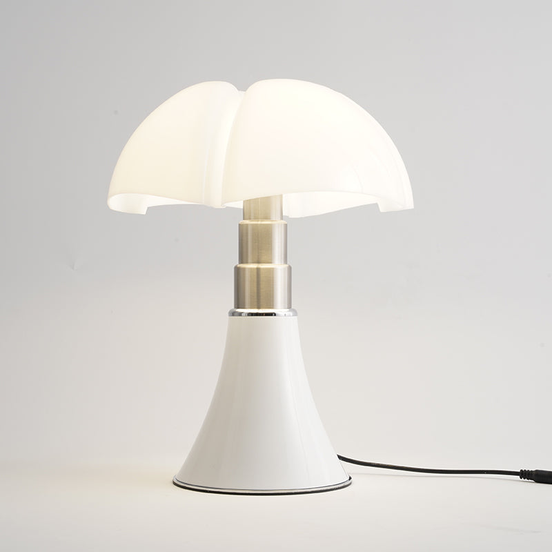 Elegant LED-lampa med Klassisk Design – Energieffektiv Varm Belysning för Vardagsrum och Sovrum 9