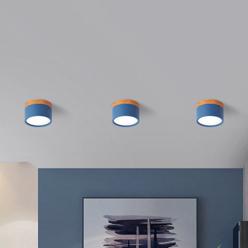 Färgglad Plafondlampa i Metall och Trä – Kompakt Design för Kök och Bar, E27 Sockel, 18x15 cm 4