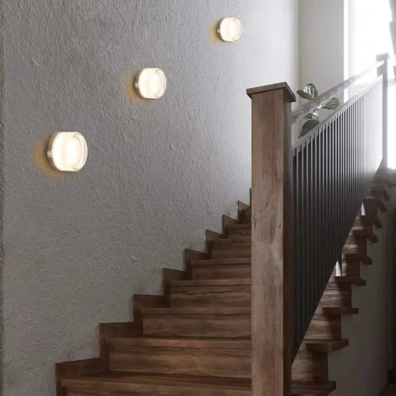 Modern Ronde Vägglampa i Metall och Glas – Elegant Belysning för Hemmet 2