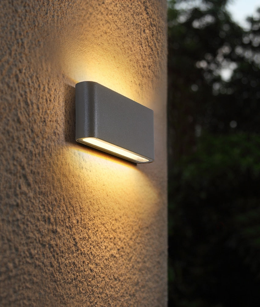 Vattentät Vägglampa med IP65 Skydd – Modern Utomhusbelysning för Alla Väderförhållanden 5